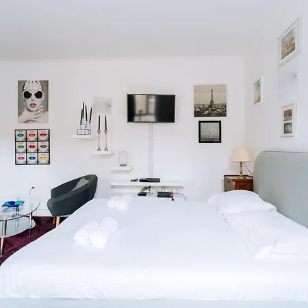 Nid Douillet Au Coeur Du Quartier Montparnasse